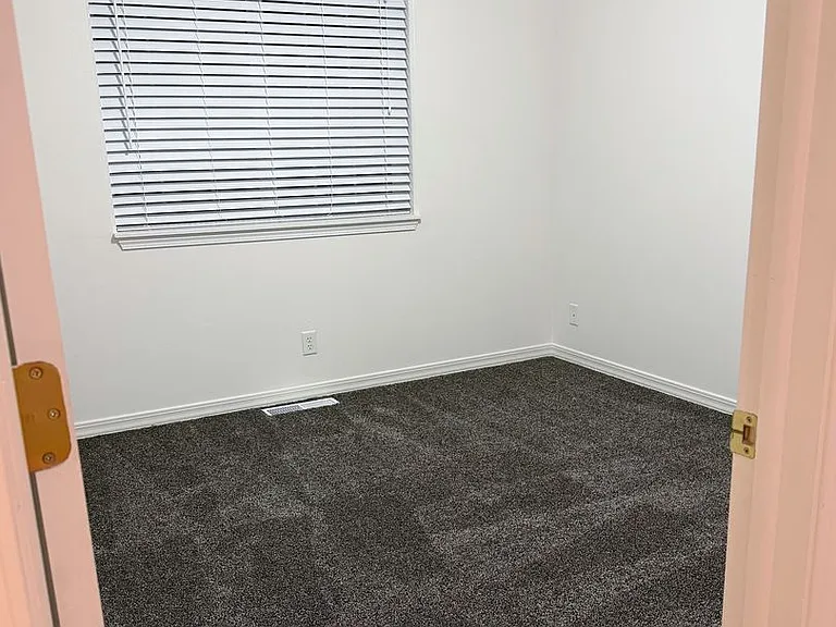 2105 Alan St #1 — Photo 9