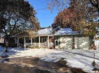 308 N Franklin St, Roanoke, IL