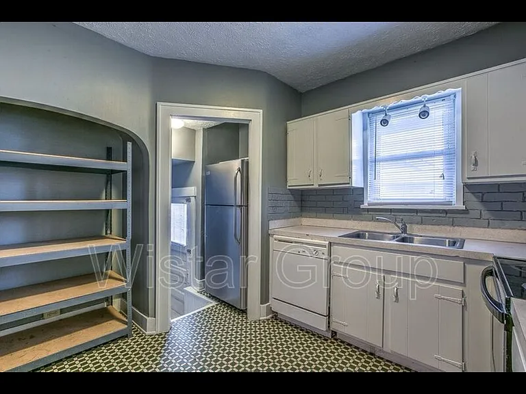 4664 Woolworth Ave — Photo 14