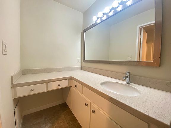 5th image of 5204 Yarmouth Ave #5bdba768a