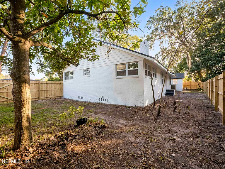 4308 Worth Dr E — Photo 20