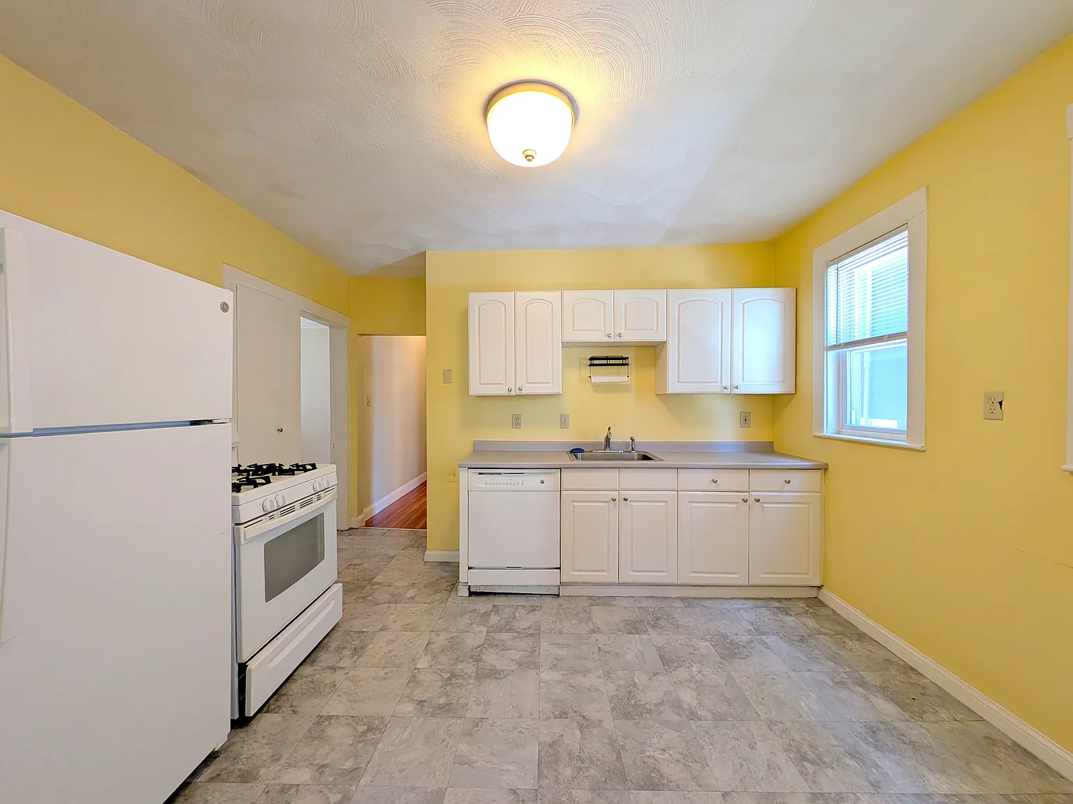 79 Conwell Ave — Photo 1