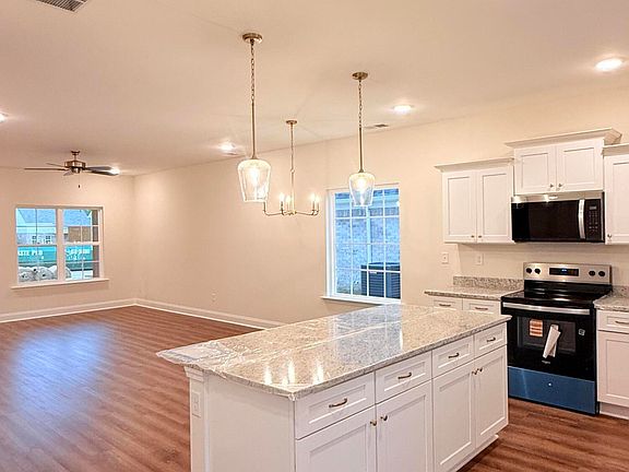 4th image of 6082 River Birch Rd E