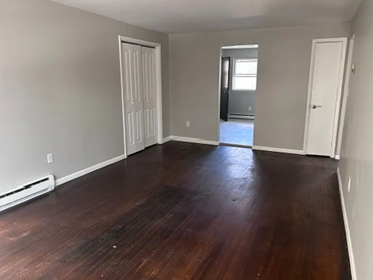 95 Fern St — Photo 2