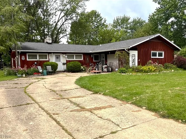 443 Woodlawn Cir, Berea, OH 44017