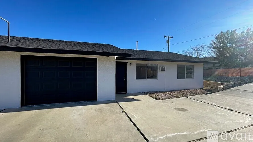 2 bed, 1000 sqft, $1,599 — Photo 4