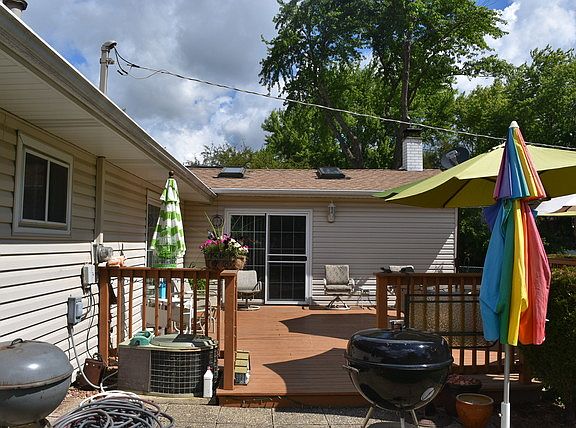 3rd image of 7783 Kingsbury Dr
