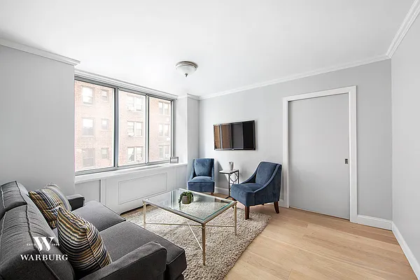 Rented by Warburg | media 10