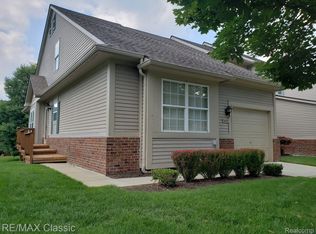 31137 Centennial Dr, Novi, MI 48377