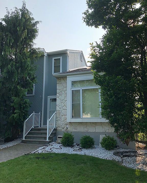 2nd image of 711 Whitenack Ct