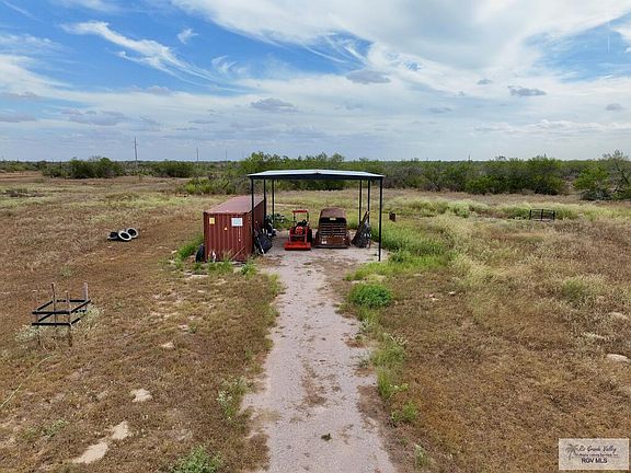 4th image of 104 Las Primas Ln