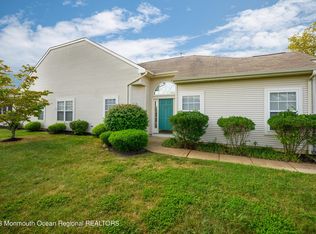 8 Marnier Ct, Manchester, NJ 08759