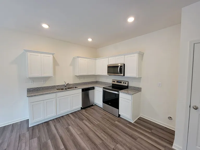 3560 Eagle Ct — Photo 7