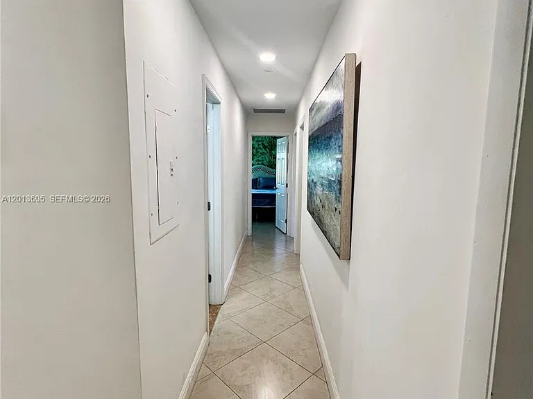 101 SW 58th Ave — Photo 16