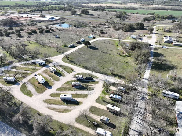 311 Magnolia St, Hico, TX 76457