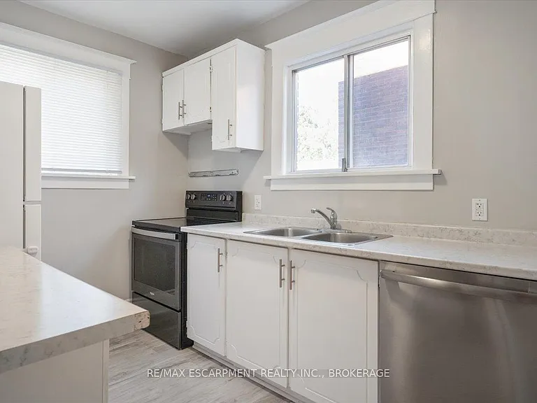 3 Carleton St S #MAIN — Photo 8