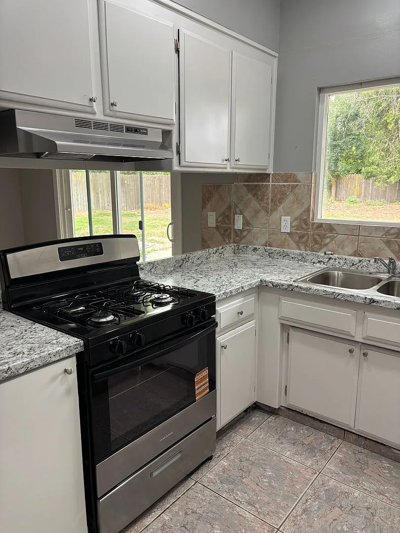4 B/D 2 Ba Home In Gridley Available Now! — Photo 4