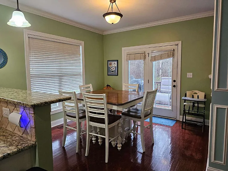 305 Skipping Water Dr — Photo 16