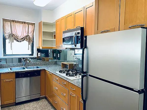 240 E 46th St APT 8D