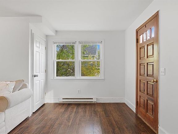 4th image of 169 Church St