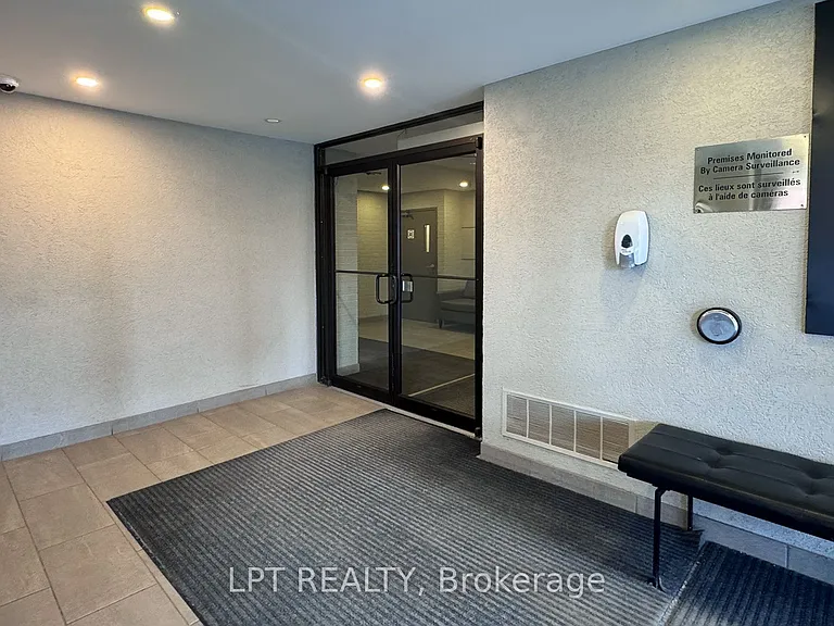 40 Arthur St #703 — Photo 27