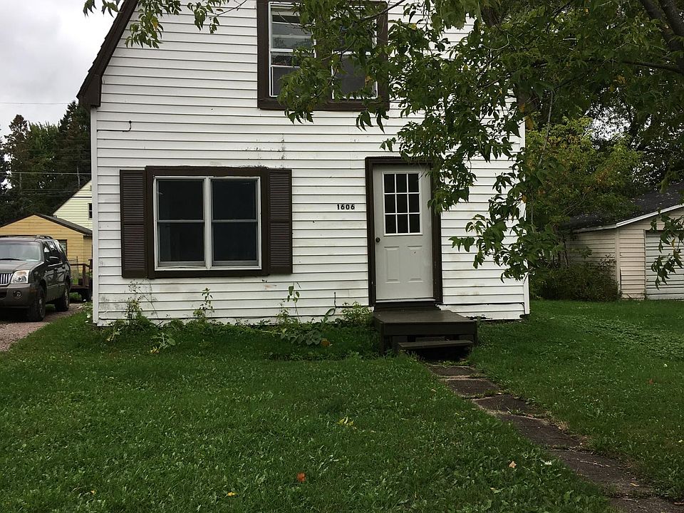 1st image of 1606 Superior St