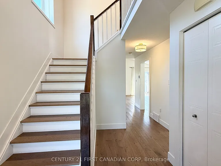 197 Baxter St — Photo 16