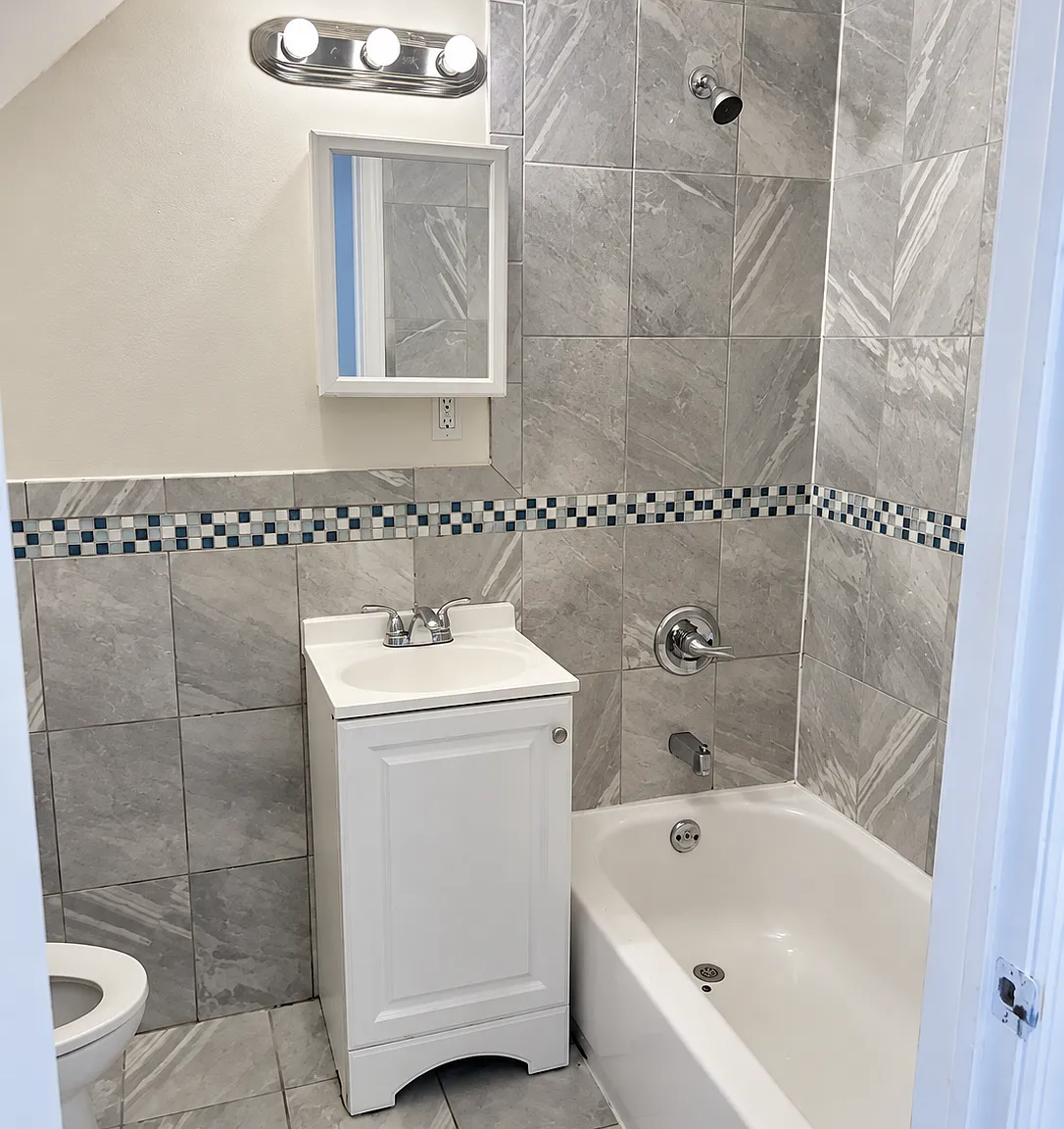3 bed, $2,250 — Photo 3