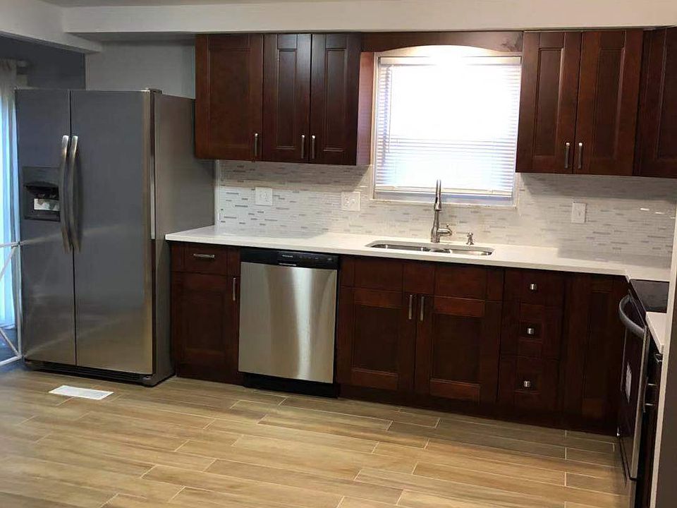 1st image of 961 Oberlin Dr