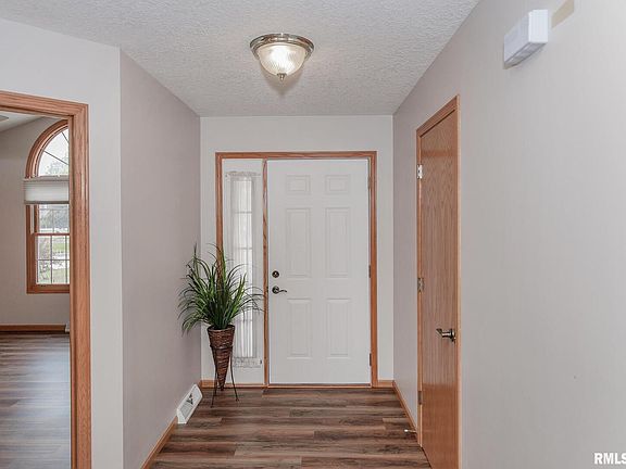 4th image of 901 W Davies Ct