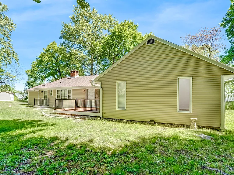 306 Warrenville Rd — Photo 36