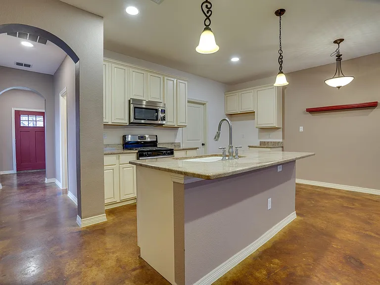 617 E Worth St — Photo 10