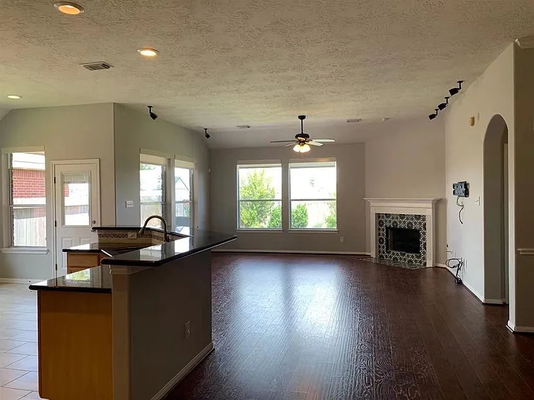 12814 Carriage Glen Dr — Photo 3