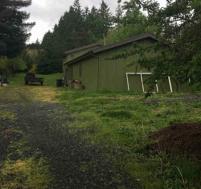 2nd image of 845 Alder St