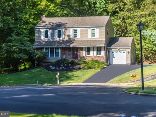 1141 School House Ln, West Chester, PA 19382