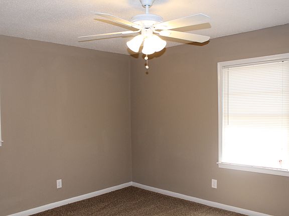 3rd image of 228 Todd Branch Dr