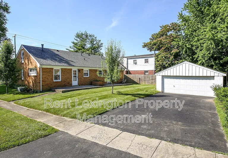 1771 Harrodsburg Rd — Photo 14