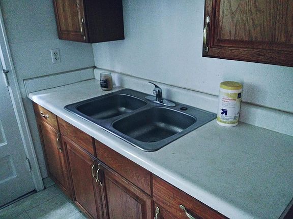 5th image of 1371 Florence St #1371