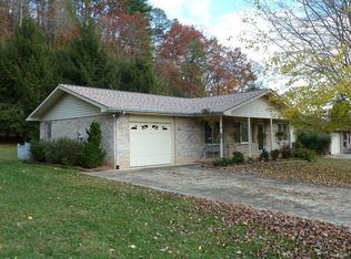 92 Resada Dr, Brevard, NC 28712