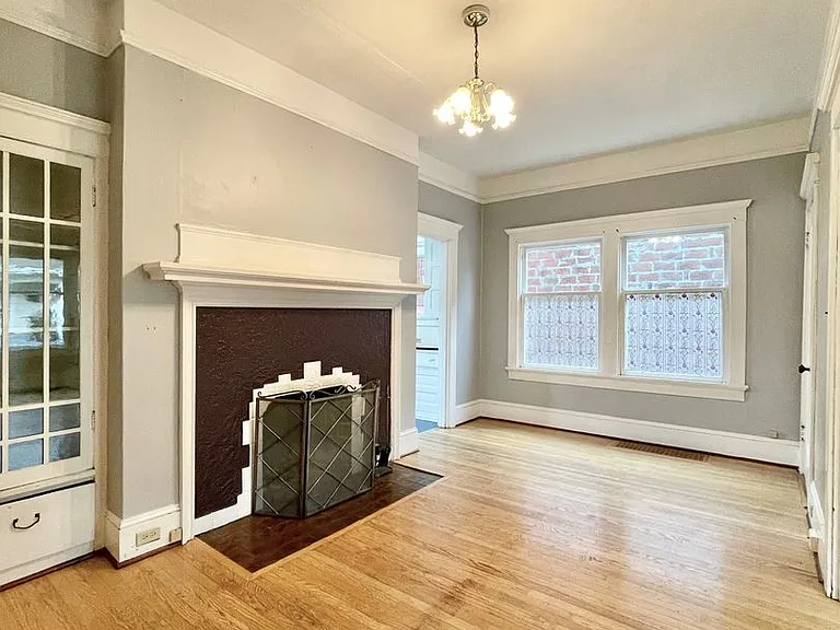 Lovely 1+ Bedroom Apt in Old-Portland Building off of Hawthorne — Photo 11