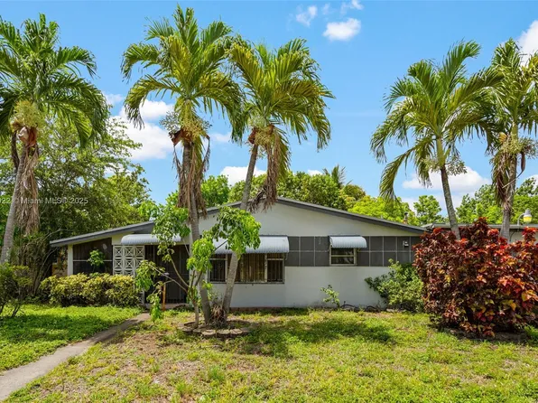 1110 NW 183rd St, Miami Gardens, FL 33169