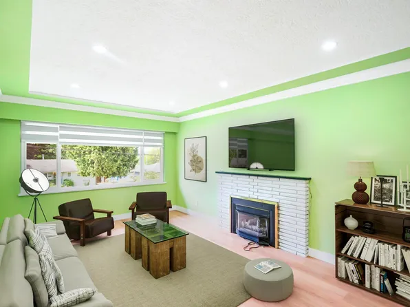 14935 Kew Dr, Surrey, BC V3R 4Y1