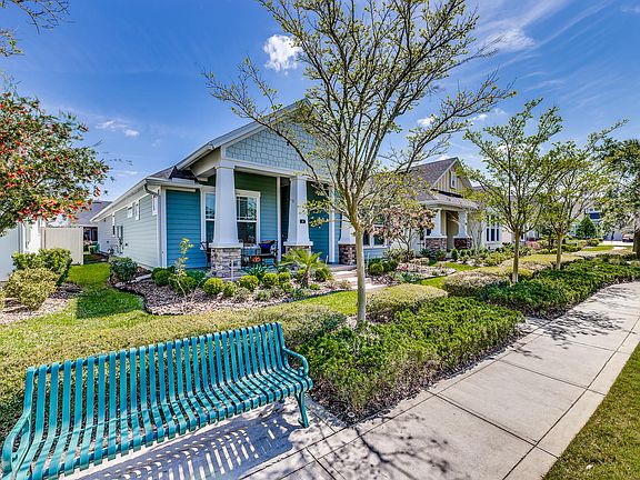 3rd image of 26 Weston Cir
