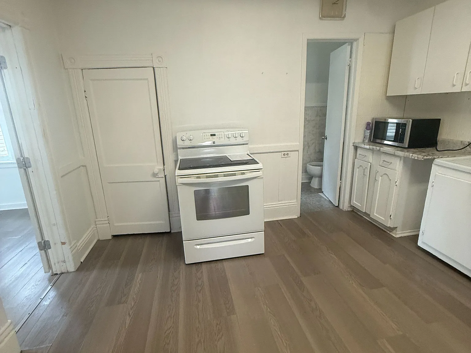 2 bed, $1,400 — Photo 3