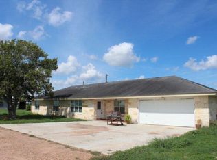 581 Raven Rd, Victoria, TX 77905