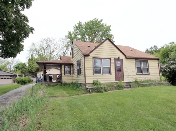 N20W28318 Oakton ROAD, Pewaukee, WI 53072