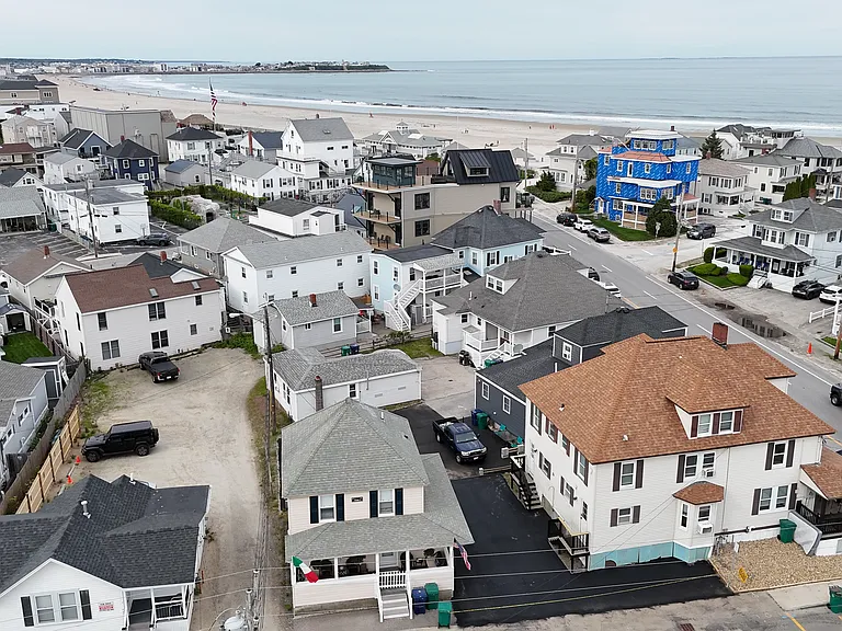 39 Ocean Blvd — Photo 2