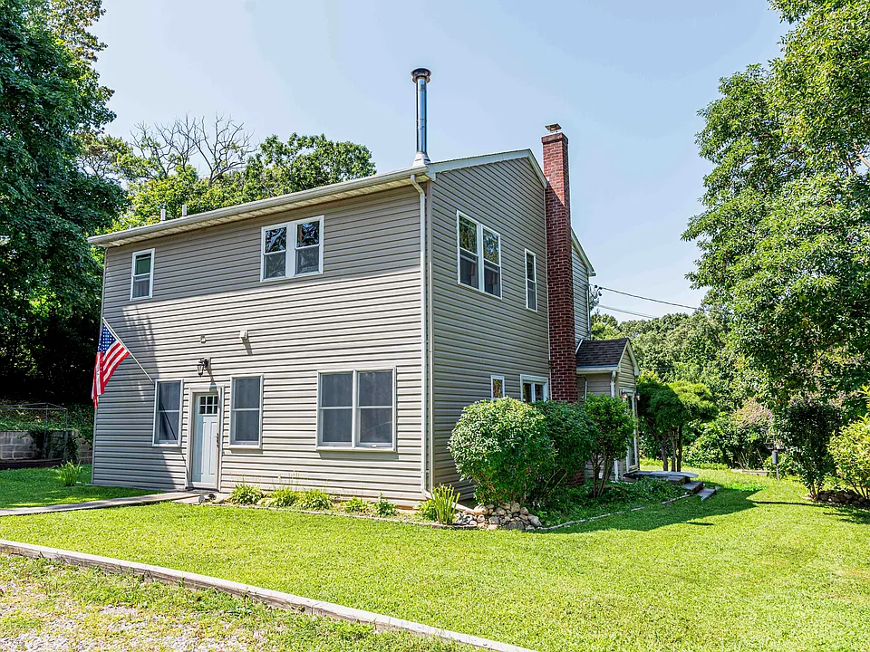 64 Huntington Rd