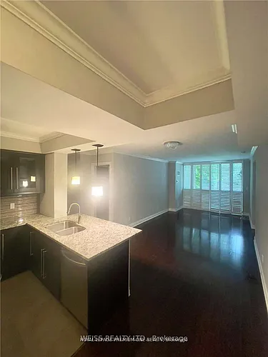 18 William Carson Cres Photo 1