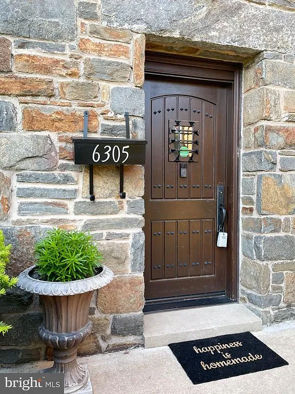 5 bed, 5.0 bath, 2357 sqft, $3,100 — Photo 2